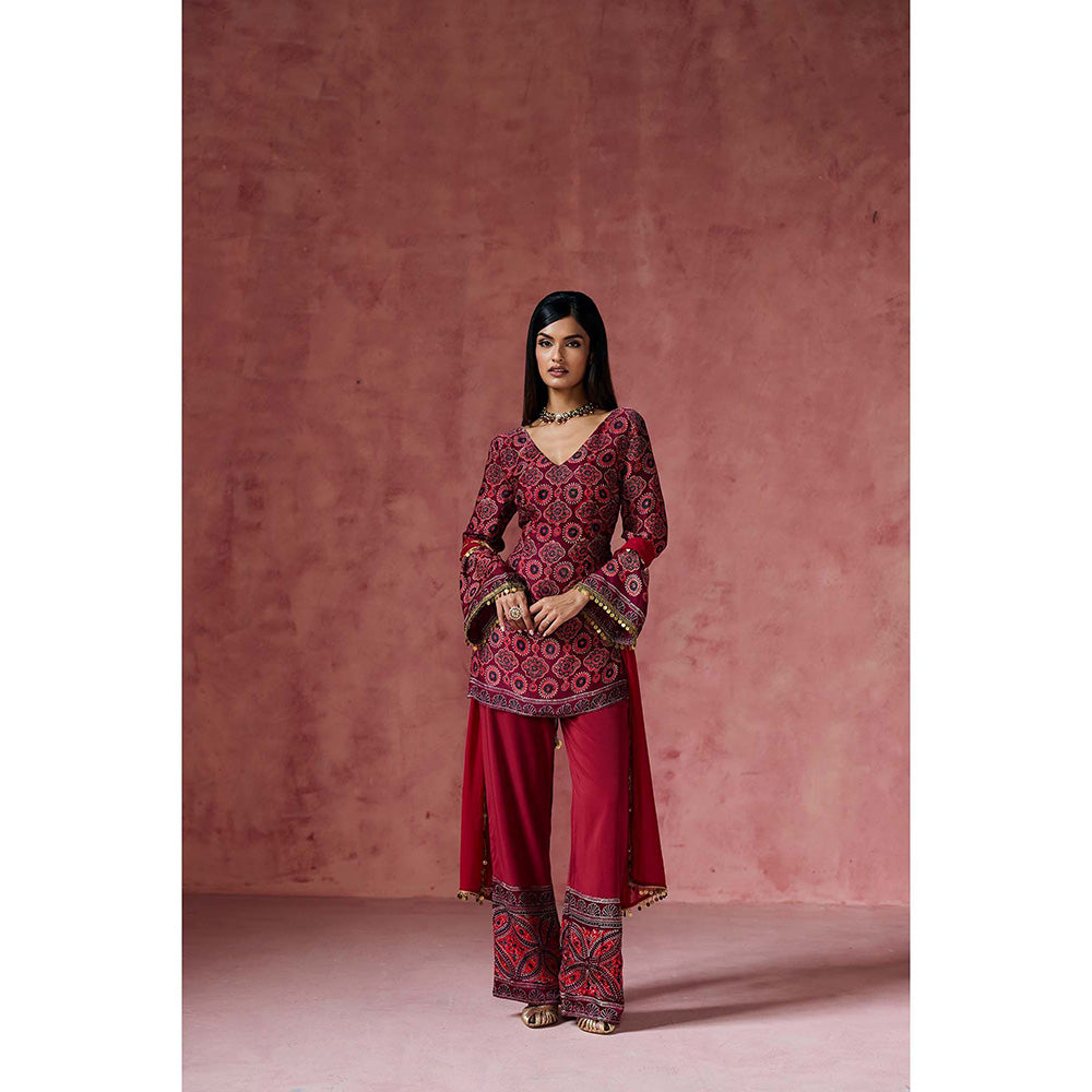 Saanjh by Lea Aishwarya Ajrakh Print Kurta with Pant & Dupatta