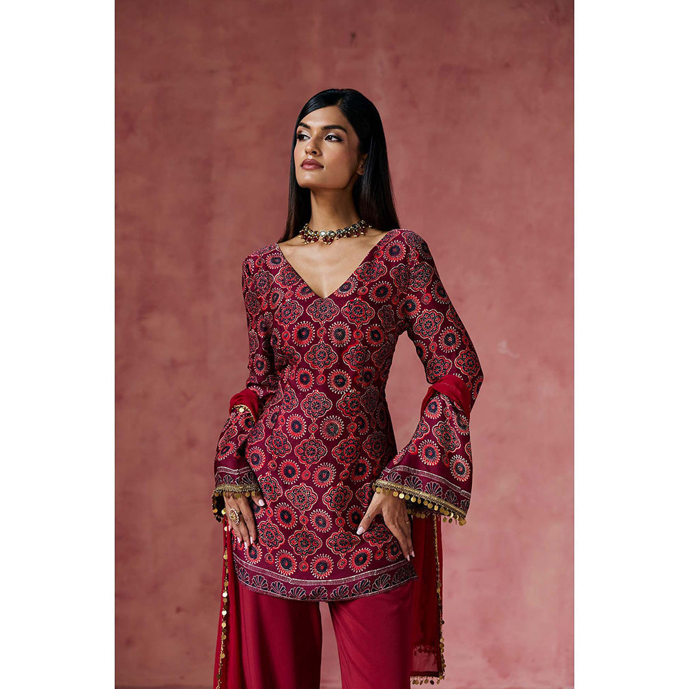 Saanjh by Lea Aishwarya Ajrakh Print Kurta with Pant & Dupatta