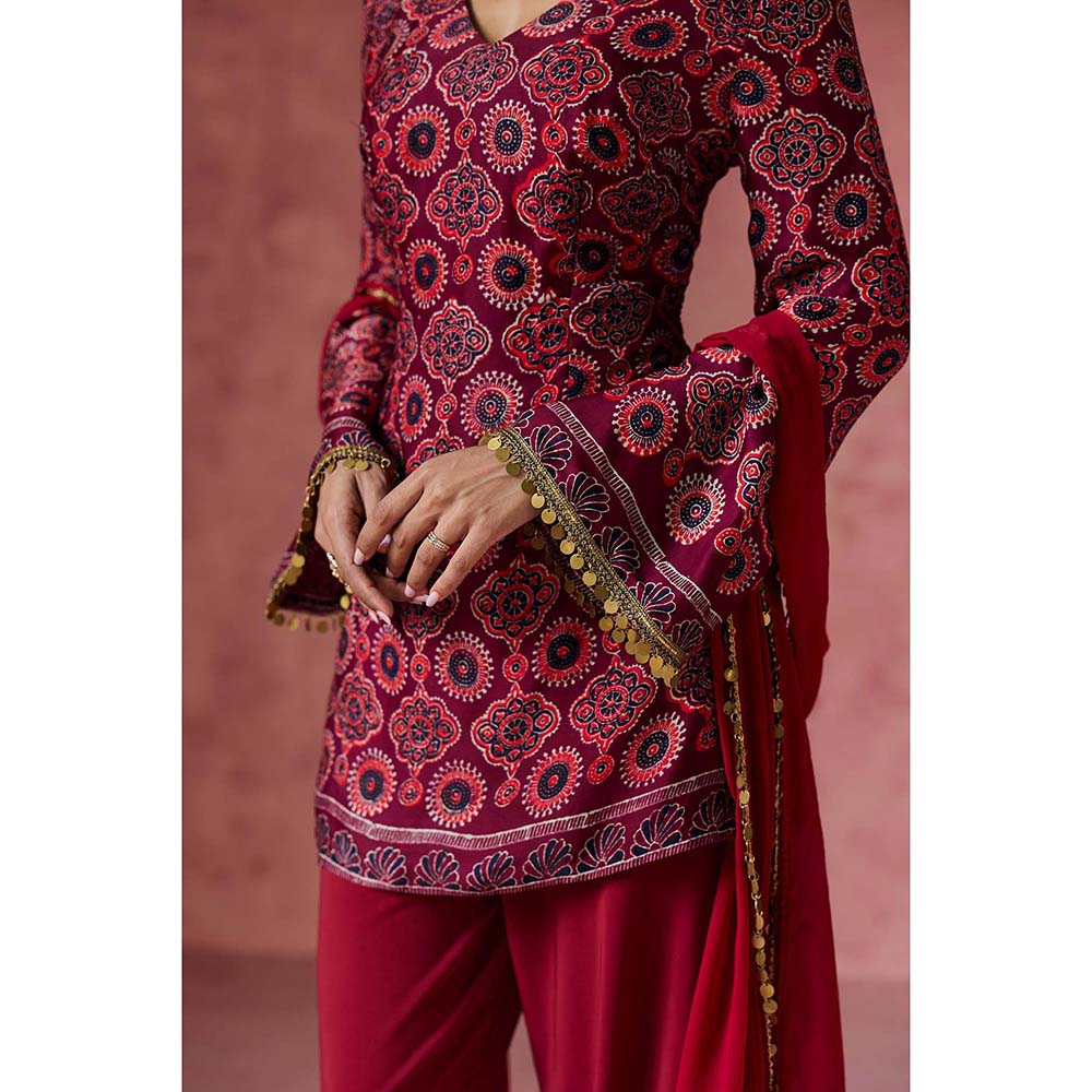 Saanjh by Lea Aishwarya Ajrakh Print Kurta with Pant & Dupatta