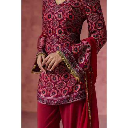 Saanjh by Lea Aishwarya Ajrakh Print Kurta with Pant & Dupatta