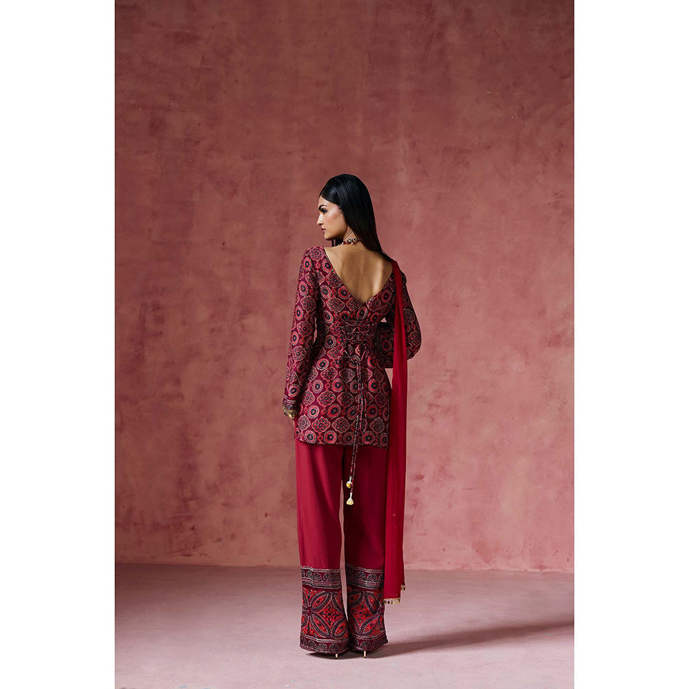 Saanjh by Lea Aishwarya Ajrakh Print Kurta with Pant & Dupatta