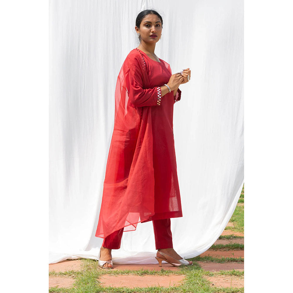 Saatvikei Cape Suit - Coral Red Kurta with Pant and Cape Dupatta (Set of 3)