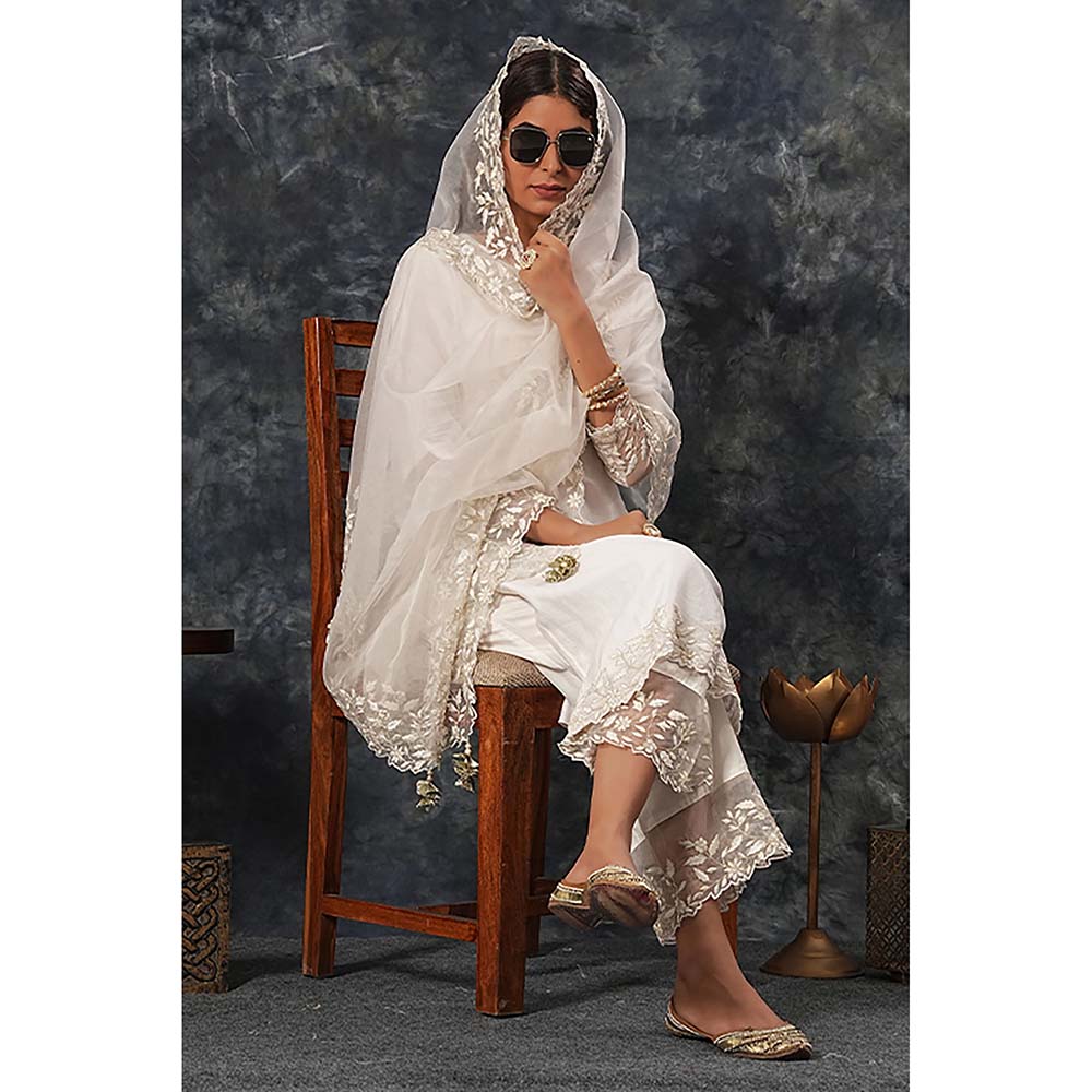 Saatvikei Harshita - Ivory Kurta with Palazzo and Dupatta (Set of 3)
