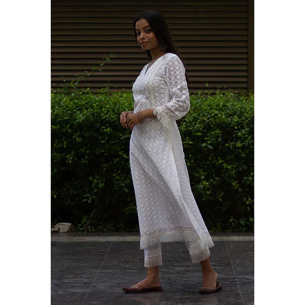 Saatvikei Kesar - Ivory Kurta with Pant and Dupatta (Set of 3)