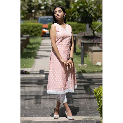 Saatvikei Kesar - Peach Sleeveless Kurta with Pant and Dupatta (Set of 3)