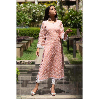 Saatvikei Kesar - Peach Kurta with Pant and Dupatta (Set of 3)
