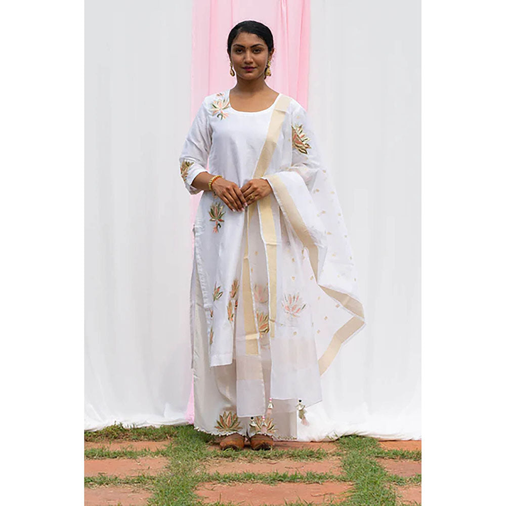 Saatvikei Lotus - Ivory Kurta with Pant and Dupatta (Set of 3)