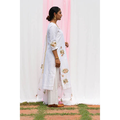 Saatvikei Lotus - Ivory Kurta with Pant and Dupatta (Set of 3)