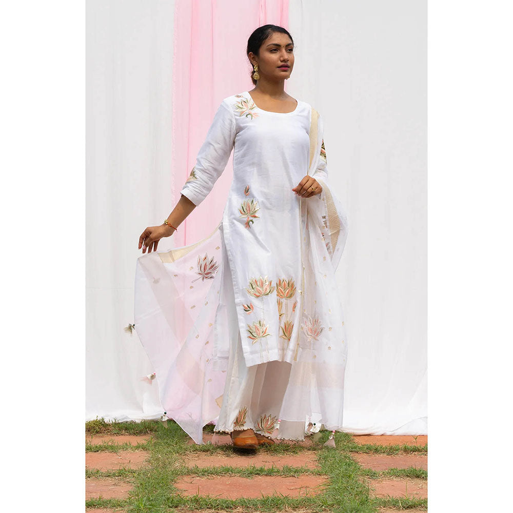 Saatvikei Lotus - Ivory Kurta with Pant and Dupatta (Set of 3)