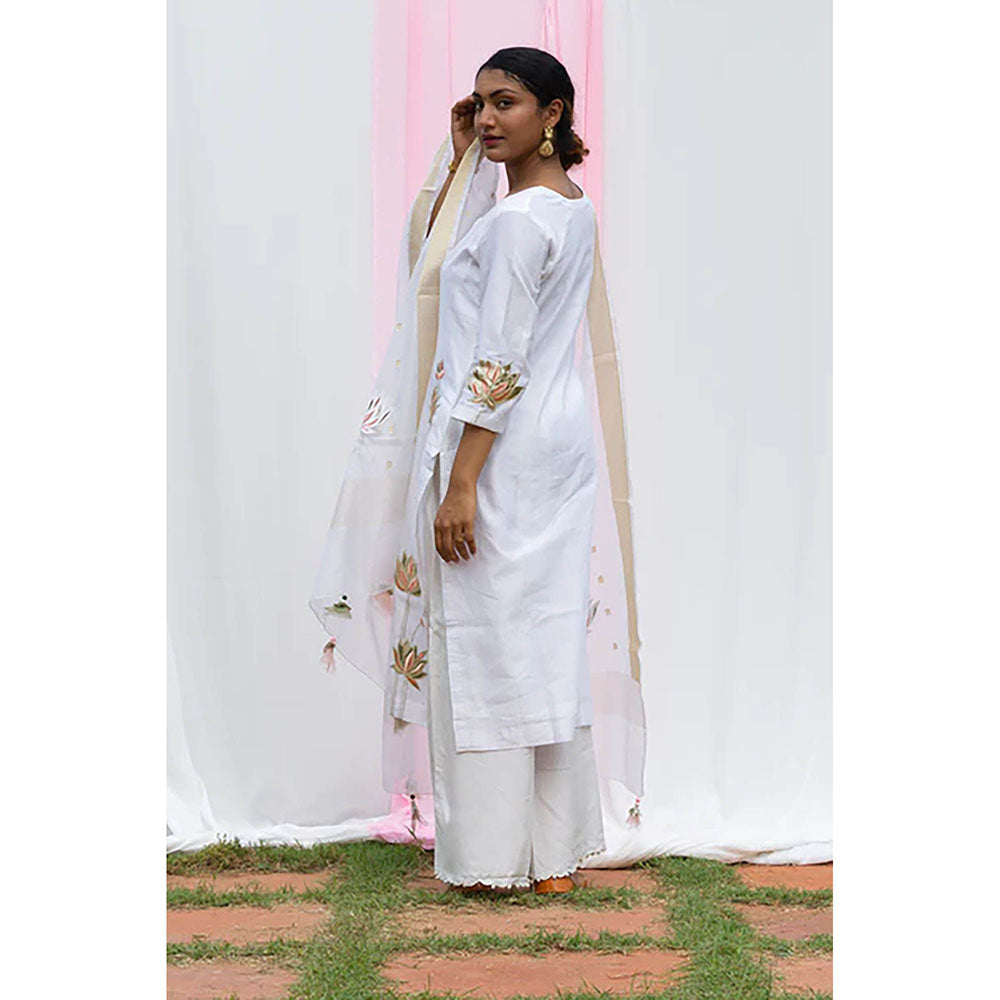 Saatvikei Lotus - Ivory Kurta with Pant and Dupatta (Set of 3)