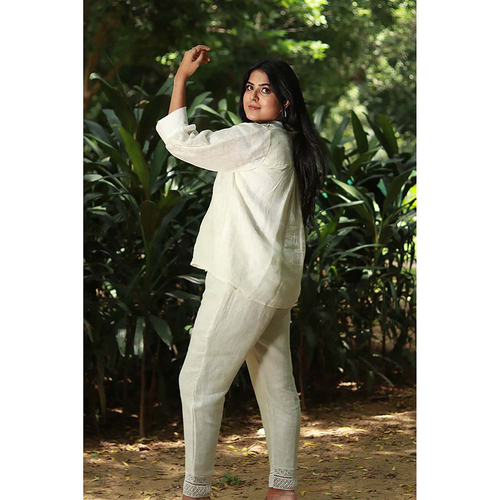 Saatvikei Saral - Plain Co-Ord - Ivory (Set of 2)