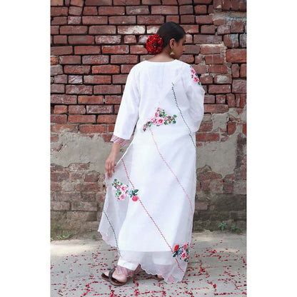 Saatvikei Vaidehi- Ivory Kurta with Palazzo and Dupatta (Set of 3)