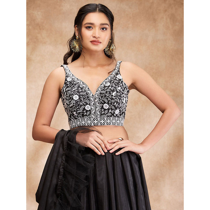 SALWAR STUDIO Black Silk Embroidered Sweetheart Neck Sleeveless Thread Blouse