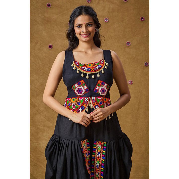 SALWAR STUDIO Black Mirror Work Readymade Padded Blouse