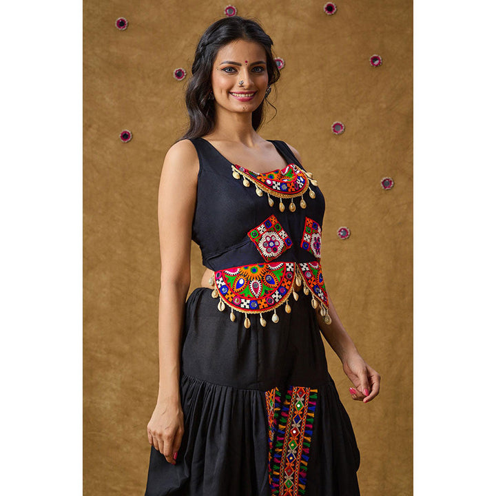 SALWAR STUDIO Black Mirror Work Readymade Padded Blouse