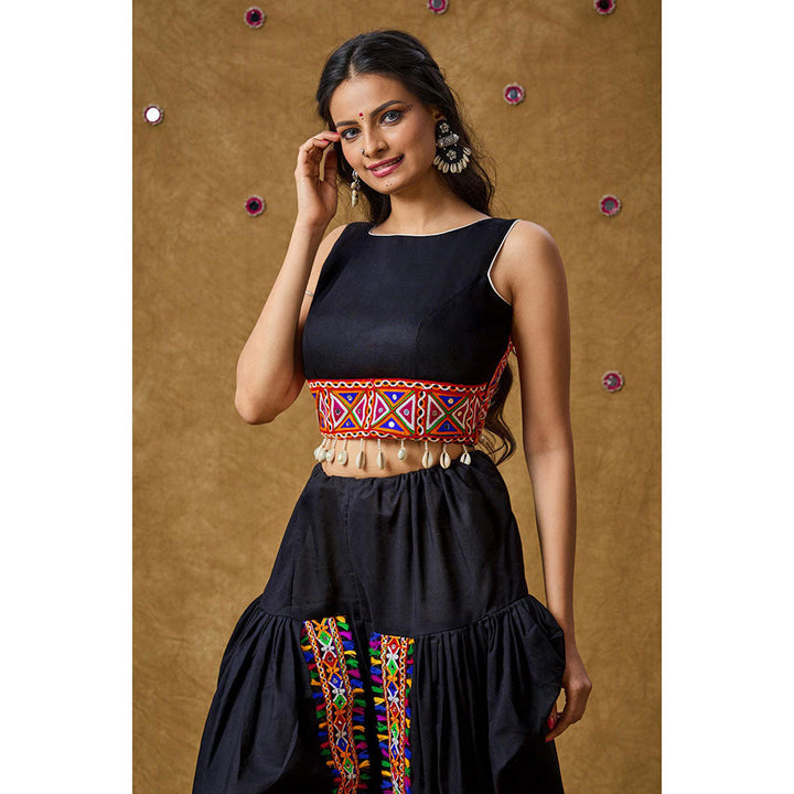 SALWAR STUDIO Black Mirror Work Readymade Padded Blouse