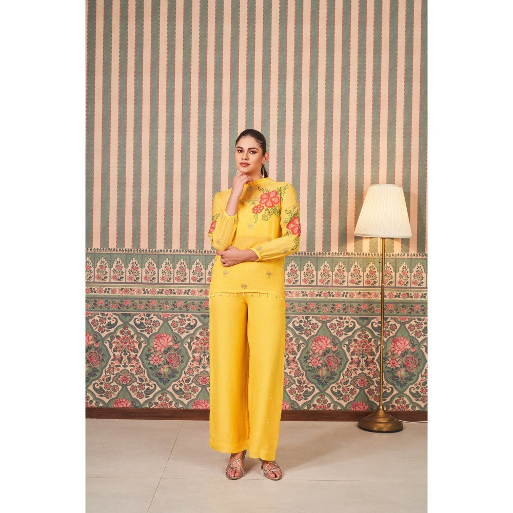SAMMOHI BY MOKSHA & HIRAL Yellow Applique Hand Embroidery Co-Ord (Set of 2)