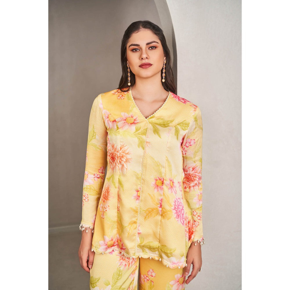 SAMMOHI BY MOKSHA & HIRAL Yellow Floral Co-Ord (Set of 2)