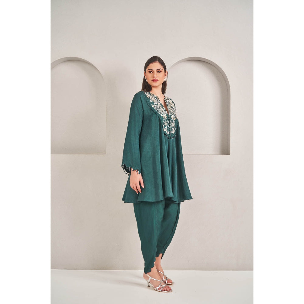 SAMMOHI BY MOKSHA & HIRAL Emerald Green Tulip Dhoti with Kurta (Set of 2)