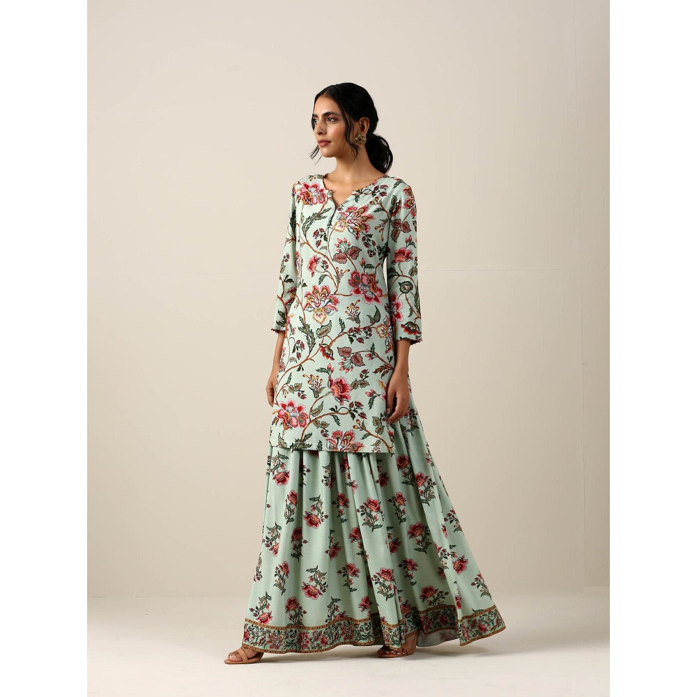 Samvrih Green Short Kurta with Skirt and Dupatta (Set of 3)