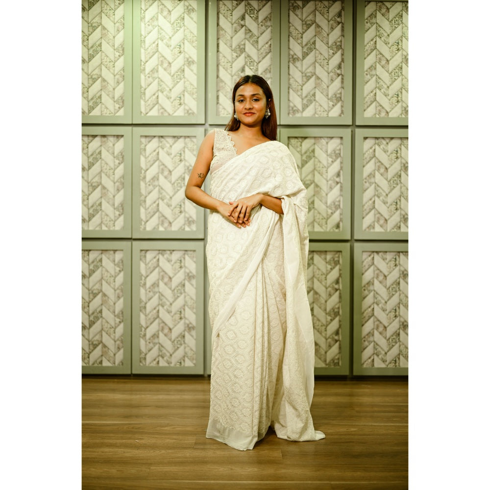 SARI KI ALMARI White Georgette Saree with Unstitched Blouse