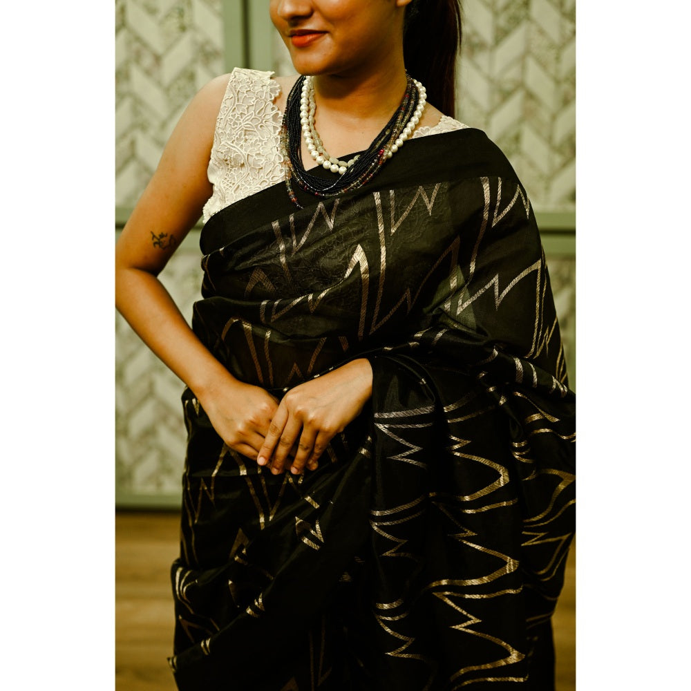 SARI KI ALMARI Black Pure Silk Handwoven Zig-Zag Saree with Unstitched Blouse