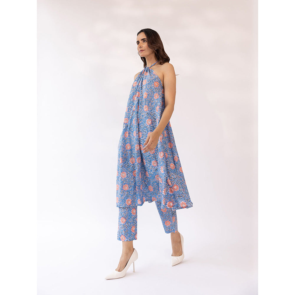 SHAAKHA Blue Floral Printed Sleeveless Halter Neck Kurta With Pant (Set of 2)