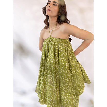 SHAAKHA Green Floral Printed Sleeveless Halter Neck Kurta With Pant (Set of 2)