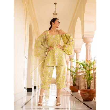 SHAAKHA Green Floral Printed Flared Sleeves Off Shoulder Kurta With Pant & Dupatta (Set of 3)