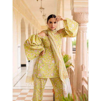 SHAAKHA Green Floral Printed Flared Sleeves Off Shoulder Kurta With Pant & Dupatta (Set of 3)