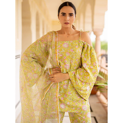SHAAKHA Green Floral Printed Flared Sleeves Off Shoulder Kurta With Pant & Dupatta (Set of 3)