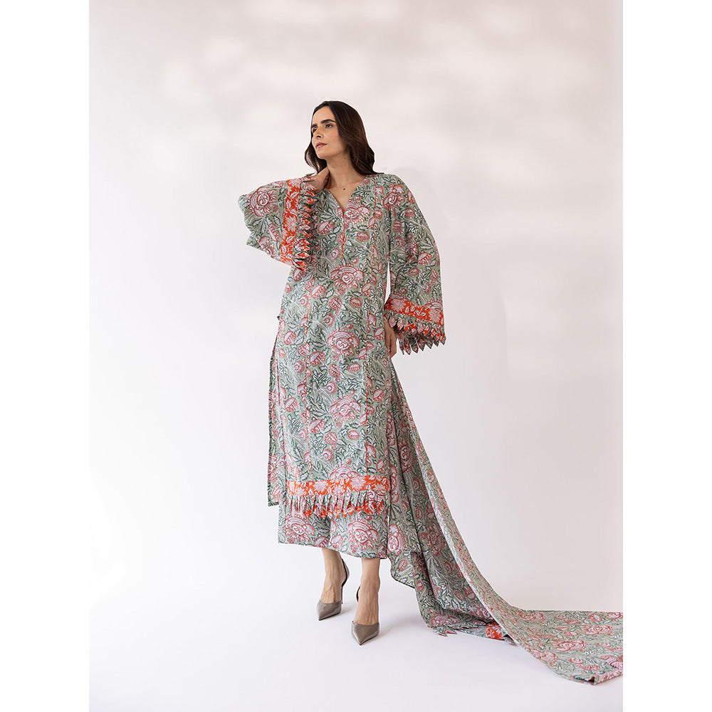 SHAAKHA Green Floral Printed Flared Sleeves V-Neck Kurta With Pant & Dupatta (Set of 3)