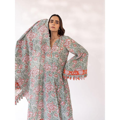 SHAAKHA Green Floral Printed Flared Sleeves V-Neck Kurta With Pant & Dupatta (Set of 3)