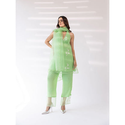 SHAAKHA Green Embroidered Sleeveless Halter Neck Kurta With Pant & Dupatta (Set of 3)