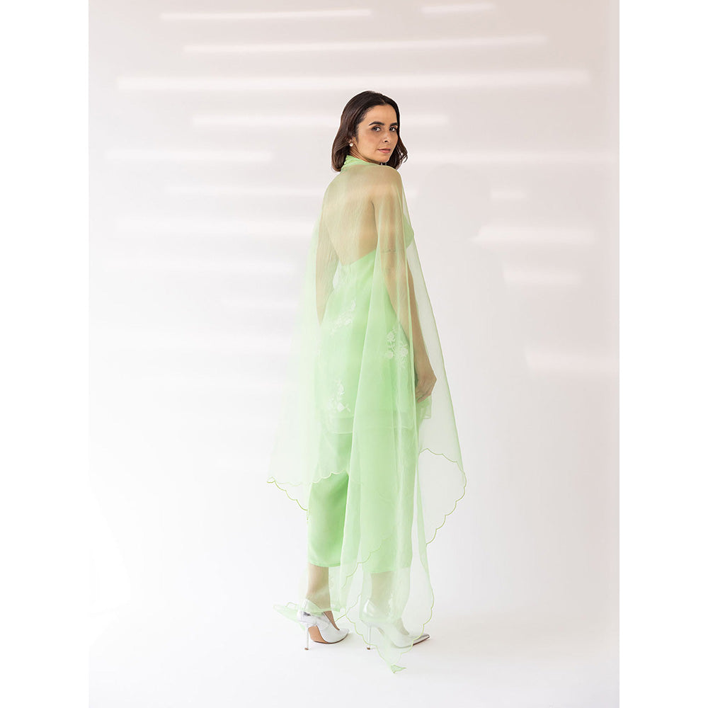 SHAAKHA Green Embroidered Sleeveless Halter Neck Kurta With Pant & Dupatta (Set of 3)