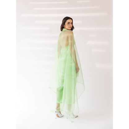 SHAAKHA Green Embroidered Sleeveless Halter Neck Kurta With Pant & Dupatta (Set of 3)