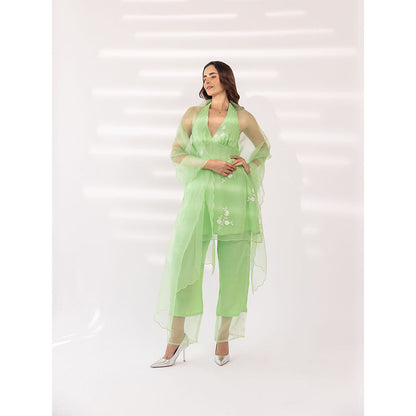 SHAAKHA Green Embroidered Sleeveless Halter Neck Kurta With Pant & Dupatta (Set of 3)