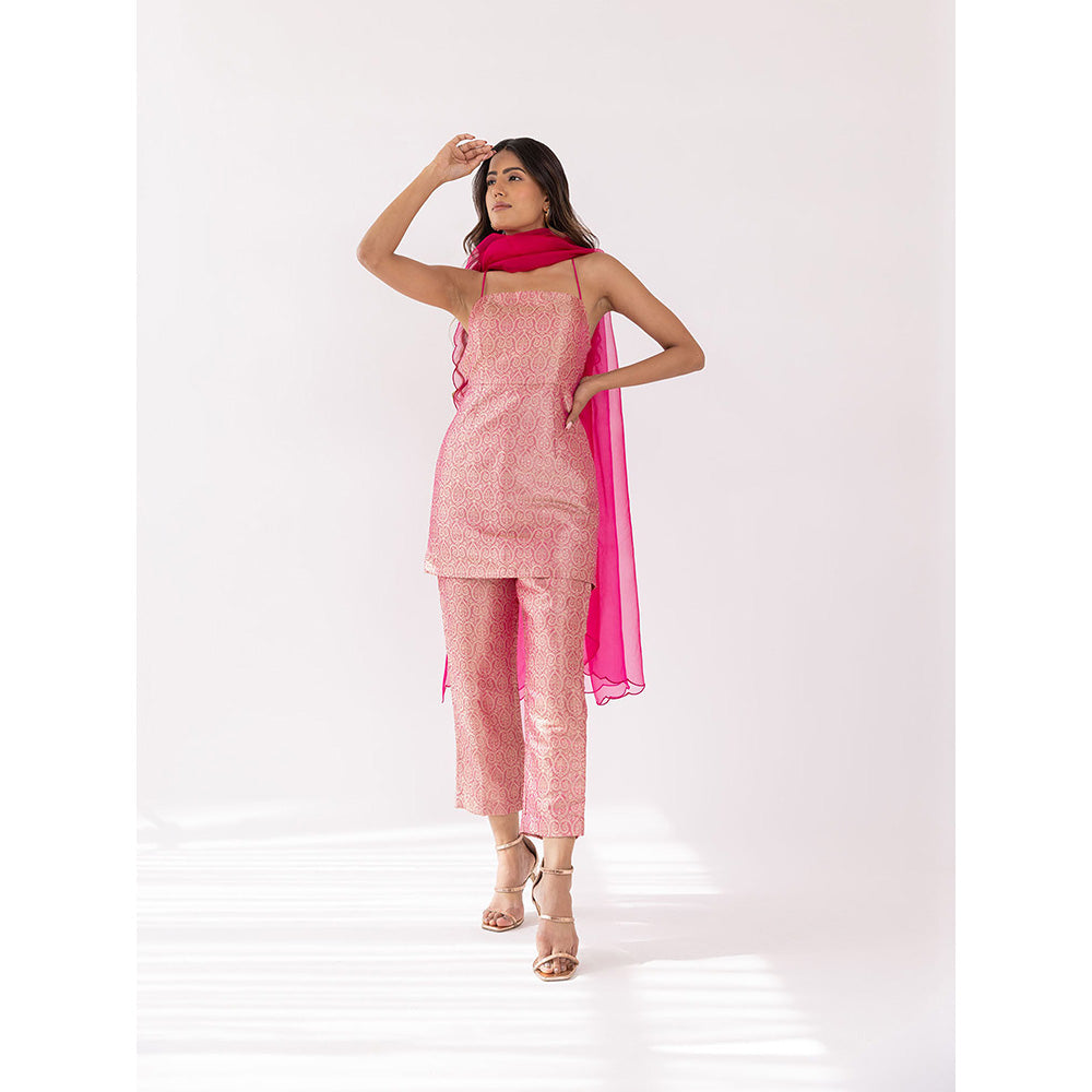 SHAAKHA Pink Printed Sleeveless Shoulder Strap Kurta With Pant & Dupatta (Set of 3)