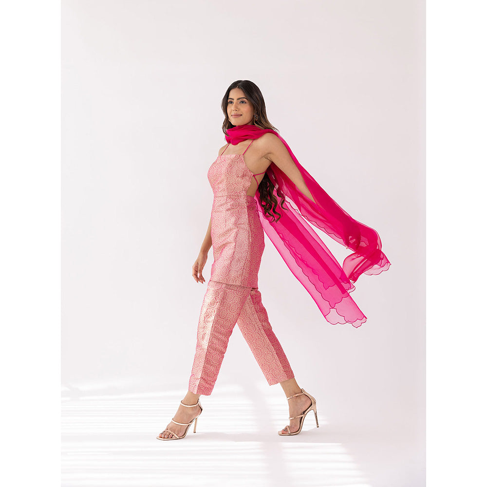 SHAAKHA Pink Printed Sleeveless Shoulder Strap Kurta With Pant & Dupatta (Set of 3)