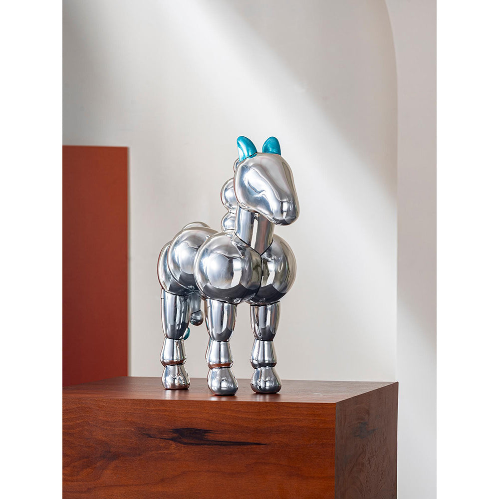 Shaze Silver Cyan Runner Figurine