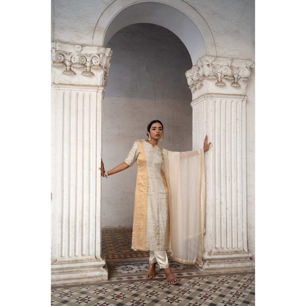 Sheela Suthar Ivory Kurta with Pant and Dupatta (Set of 3)