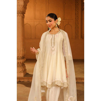 Sheetal Batra Ivory Short Kurta With Salwar And Dupatta (Set of 3)