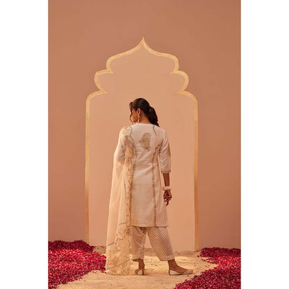 Sheetal Batra Daisy Ivory Kurta With Salwar And Dupatta (Set of 3)