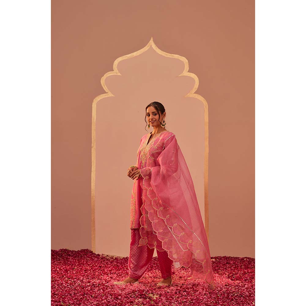 Sheetal Batra Pink Kurta With Salwar And Dupatta (Set of 3)