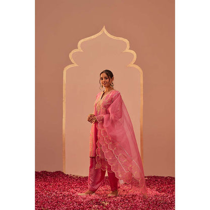 Sheetal Batra Pink Kurta With Salwar And Dupatta (Set of 3)