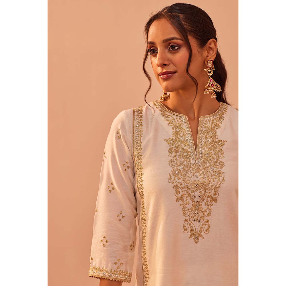 Sheetal Batra Daisy Ivory Kurta With Salwar And Dupatta (Set of 3)