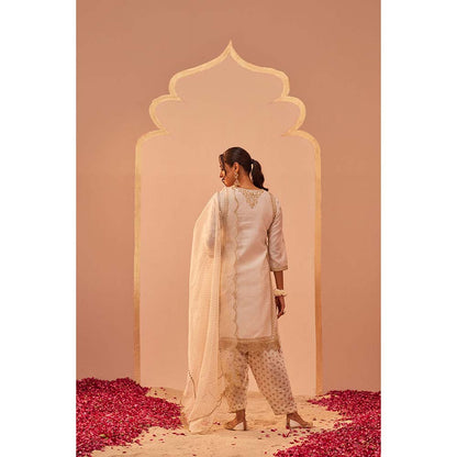 Sheetal Batra Daisy Ivory Kurta With Salwar And Dupatta (Set of 3)