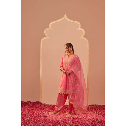 Sheetal Batra Pink Kurta With Salwar And Dupatta (Set of 3)