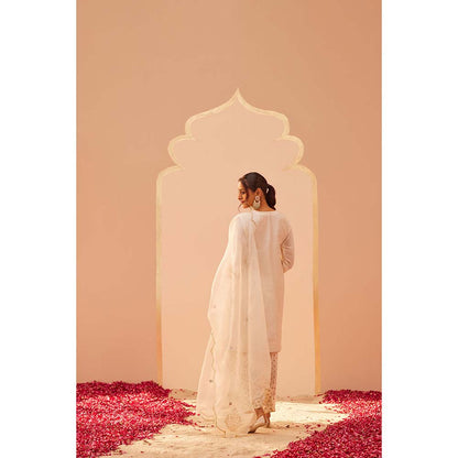 Sheetal Batra Daisy Ivory Kurta With Salwar And Dupatta (Set of 3)