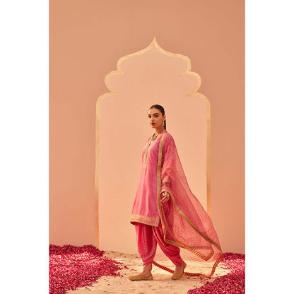 Sheetal Batra Pink Faheeda Kurta With Dhoti And Dupatta (Set of 3)